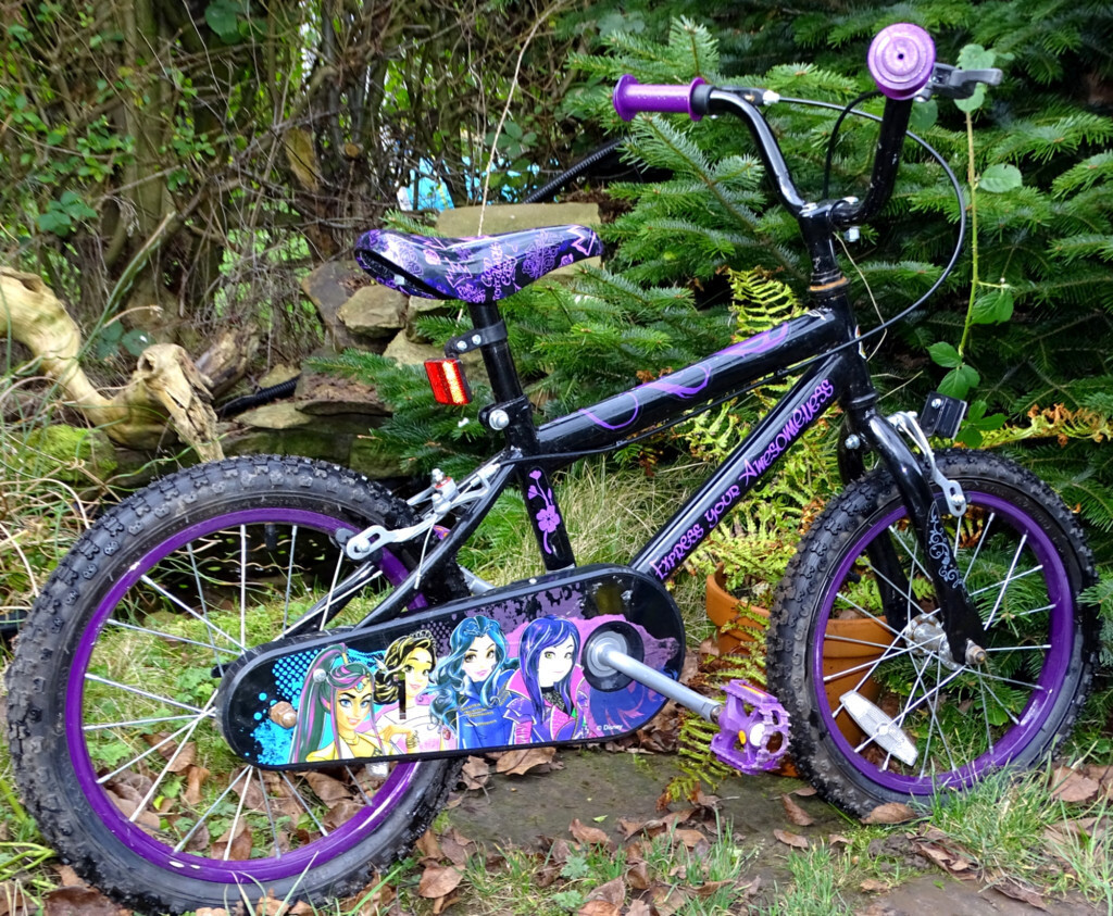halfords descendants bike
